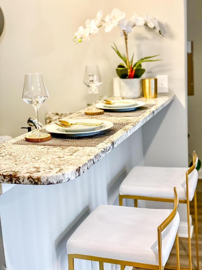 Full Kitchen,King,W/D,Netflix,2 Smart Tvs,Parking Apartment Луисвил Екстериор снимка