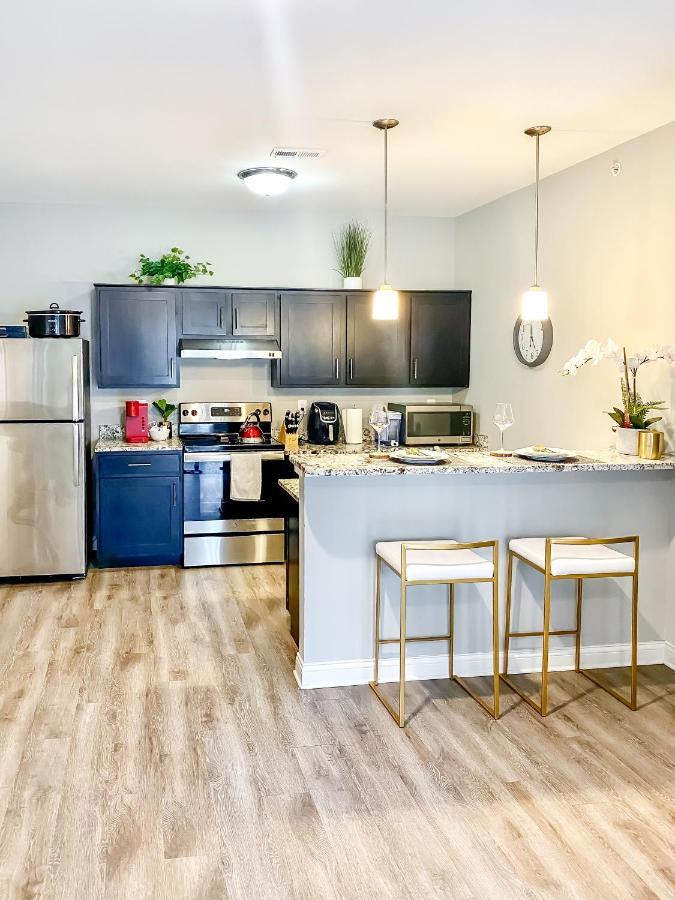 Full Kitchen,King,W/D,Netflix,2 Smart Tvs,Parking Apartment Луисвил Екстериор снимка