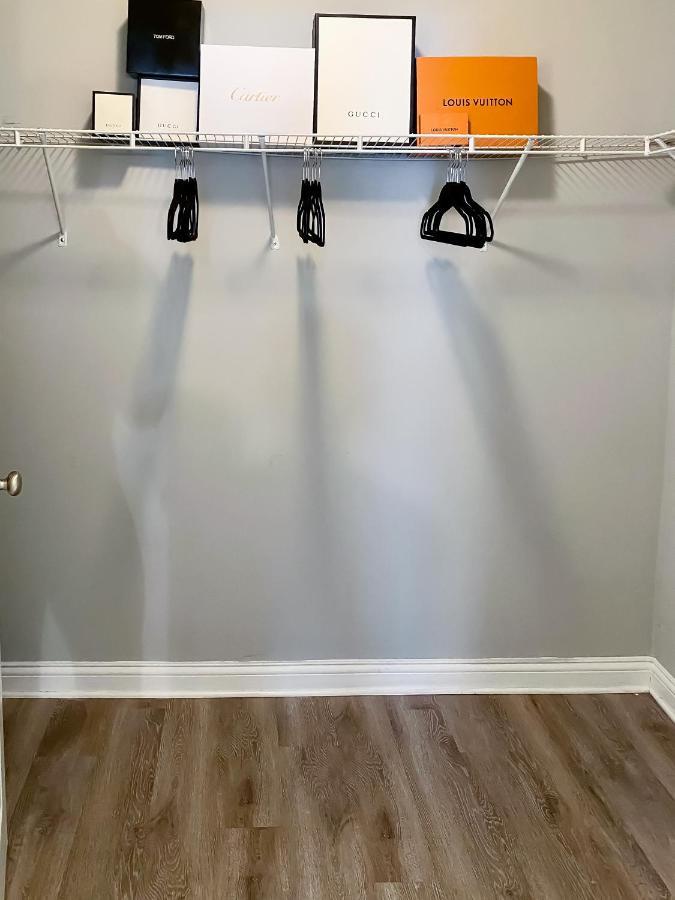 Full Kitchen,King,W/D,Netflix,2 Smart Tvs,Parking Apartment Луисвил Екстериор снимка